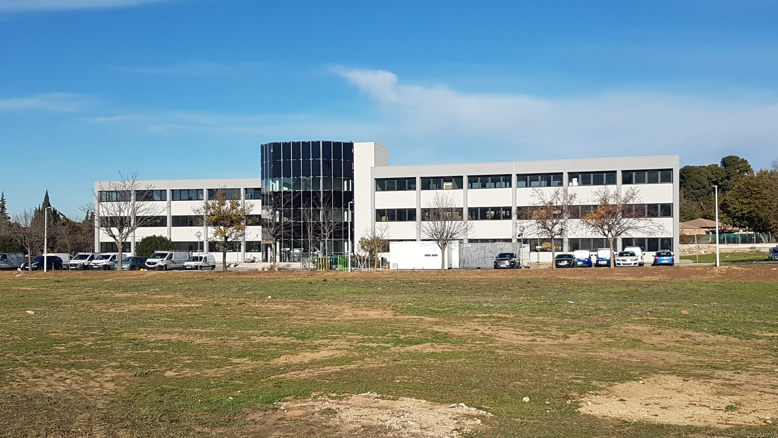 Avancées restructuration complète de bureaux – Les Pennes-Mirabeaux